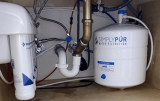 A picture of a reverse osmosis system installed by us at Simply PÜR Water Filtration.